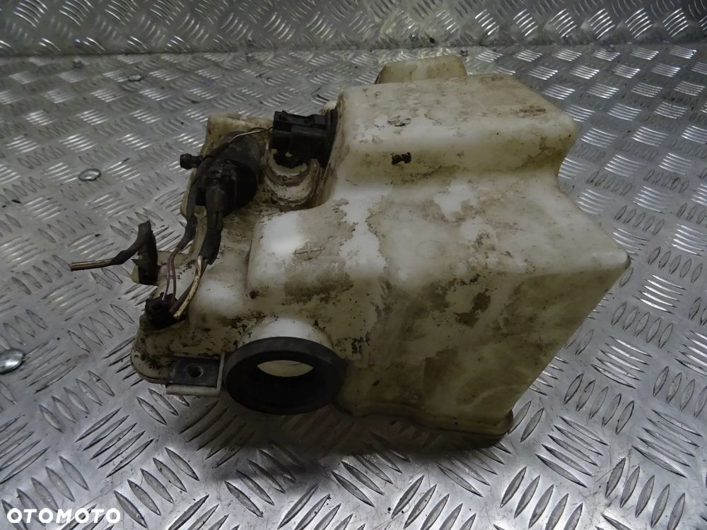 VW PASSAT B6 ZBIORNICZEK SPRYSKIWACZY - 12