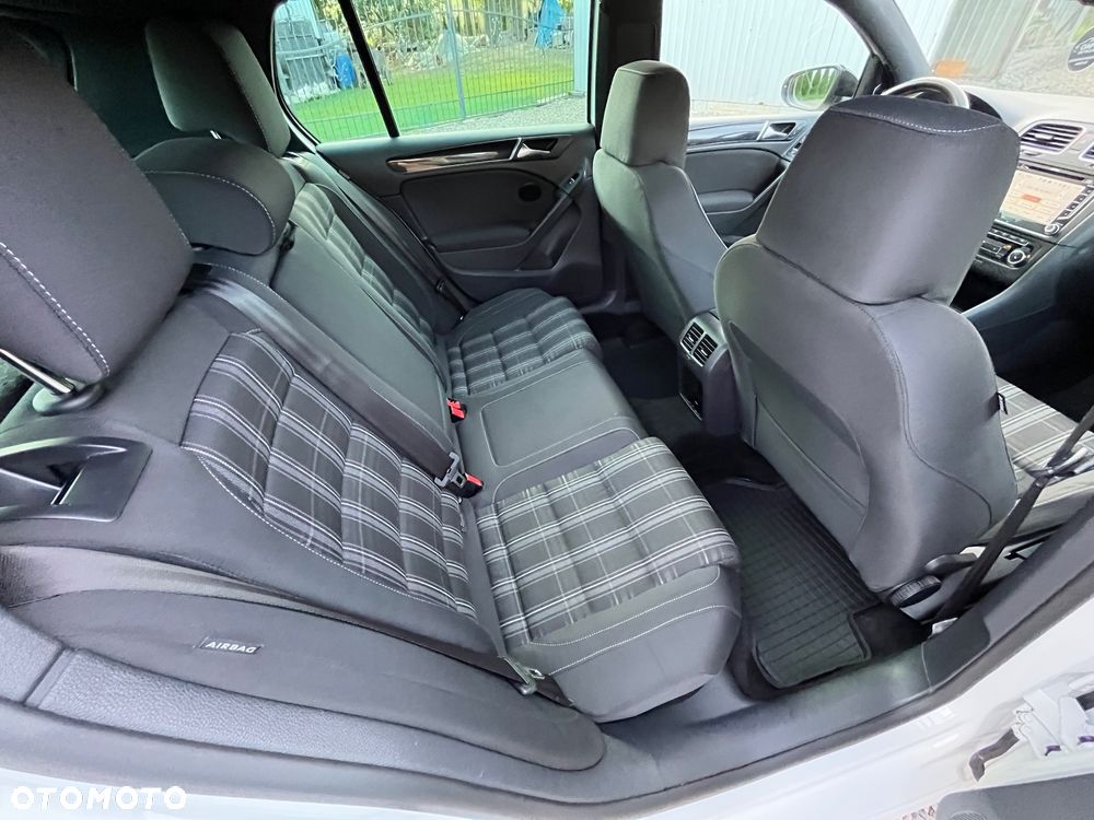 Volkswagen Golf - 27