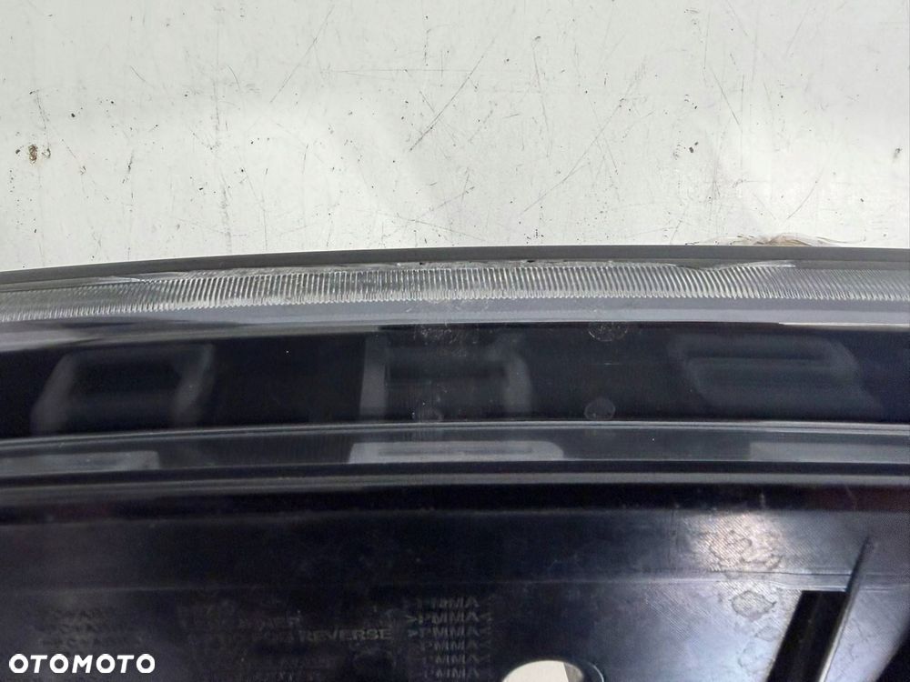 blenda klapy bagażnika taycan 9j1 eu - 11