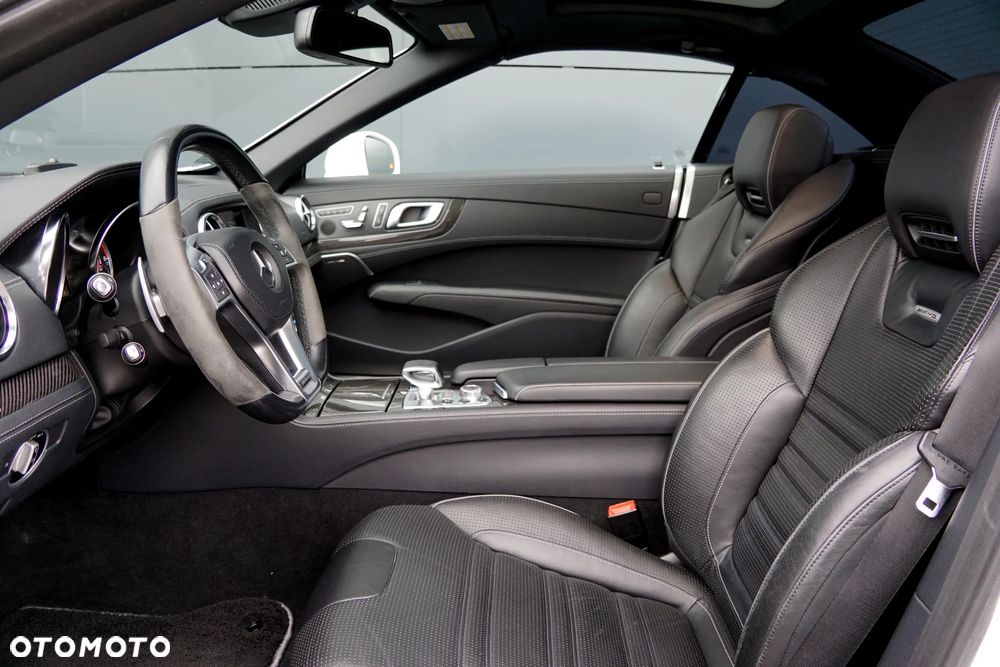 Mercedes-Benz SL 63 AMG AMG Speedshift MCT 7-Gang Sportgetriebe AMG Performance Package - 28