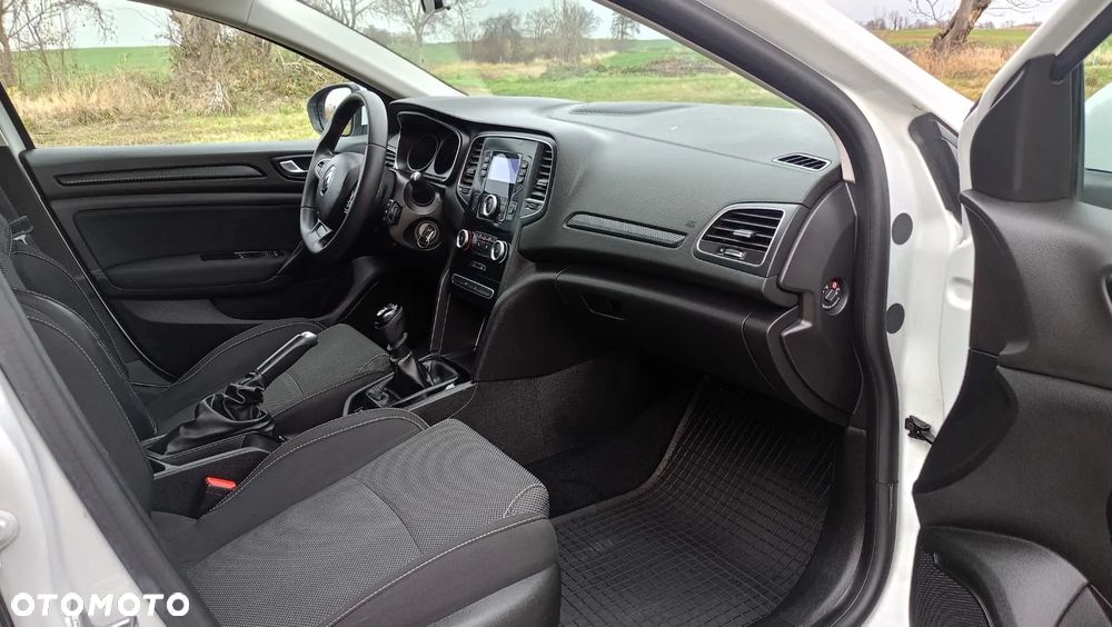 Renault Megane 1.3 TCe FAP Limited - 11