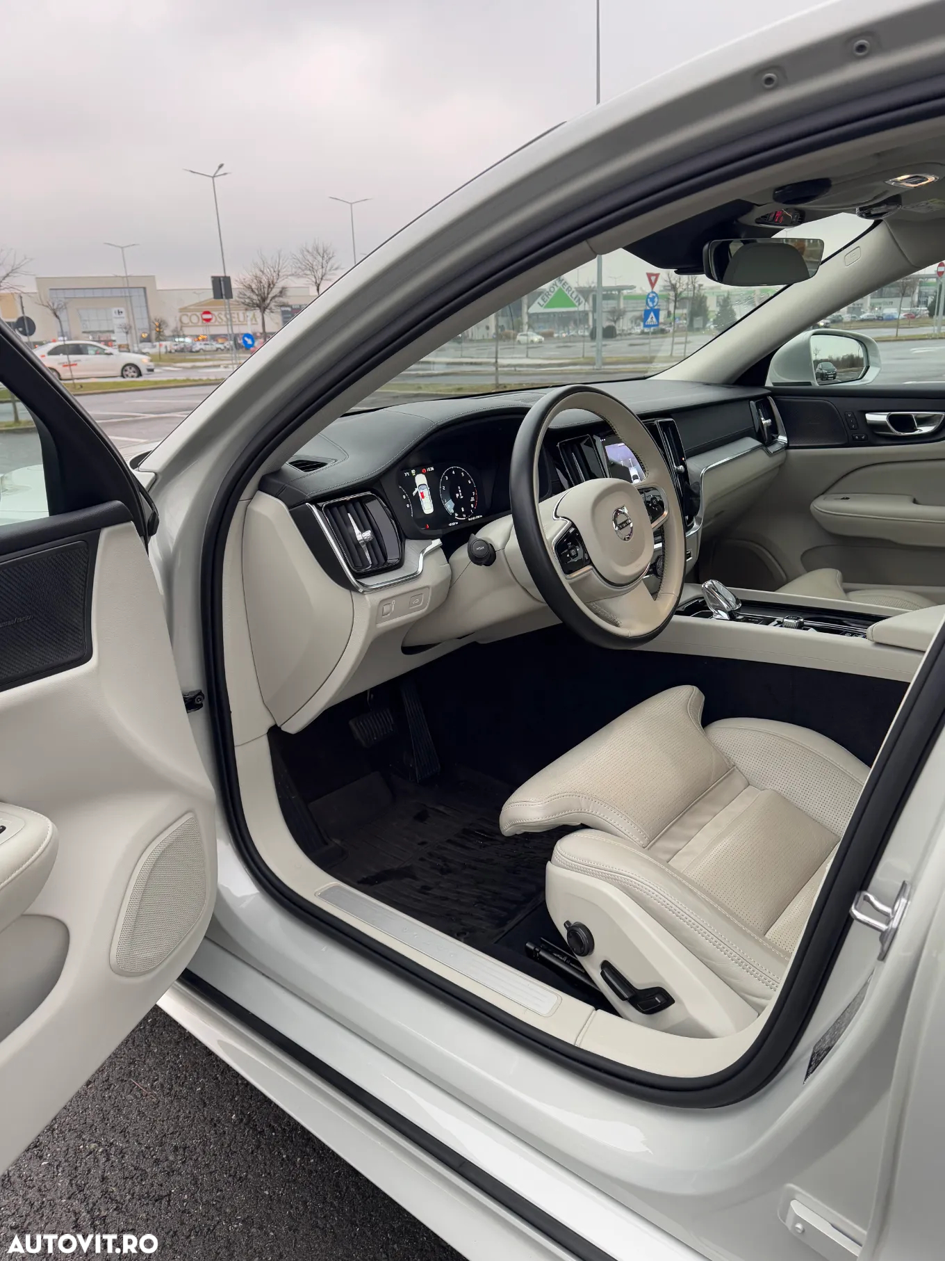Volvo S60 B4 MHEV AT Plus Dark - 10
