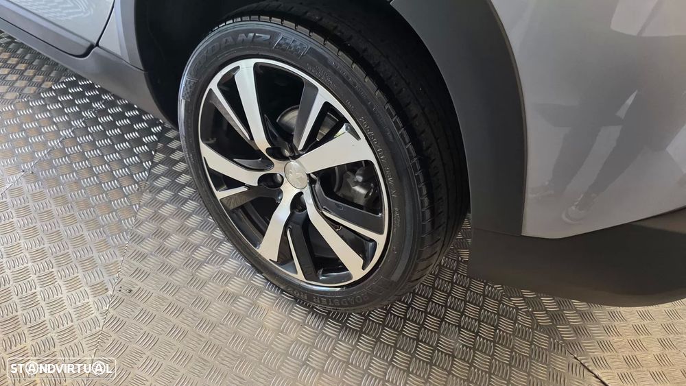 Peugeot 2008 1.6 BlueHDi GT Line - 32