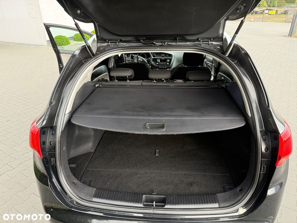 Kia Ceed 1.6 GDI Dream Team Edition - 17