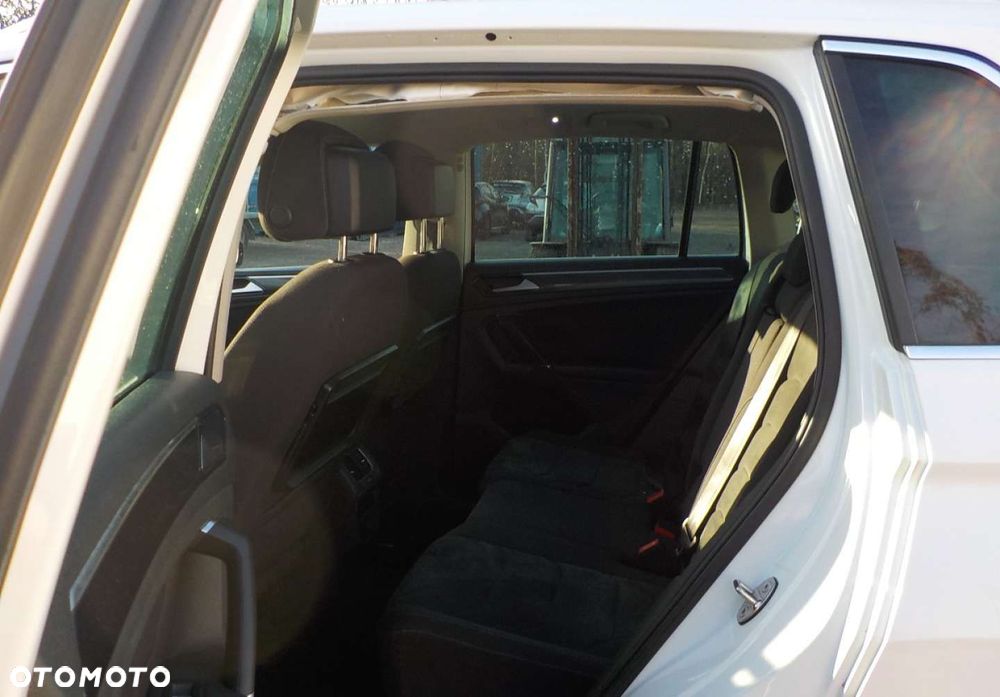 Volkswagen Tiguan - 24
