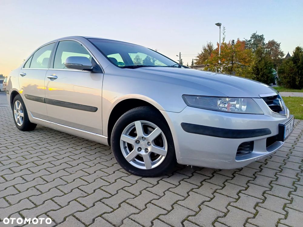 Honda Accord 2.0 ES - 1