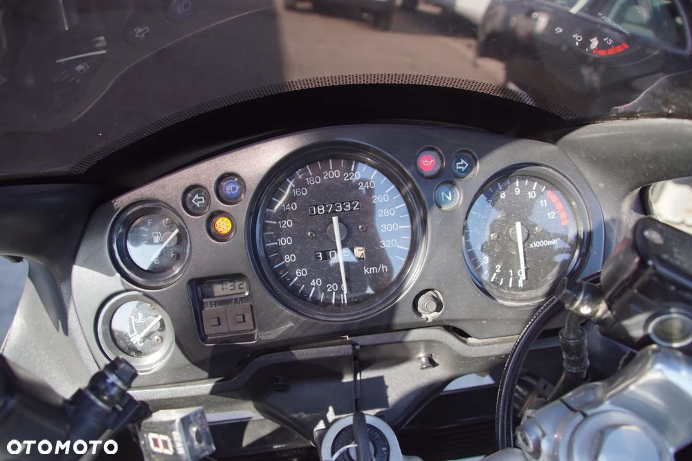 Motocykl na części - Honda CBR 1100XX Blackbird 1137 cm3 163 KM SC42E 1997R Silnik Skrzynia Owiewka Szyba Lusterko Kufer Laga Wahacz Łańcuch Wydech Siedzenie Sterownik Moduł Czujnik Licznik Manetka - 11