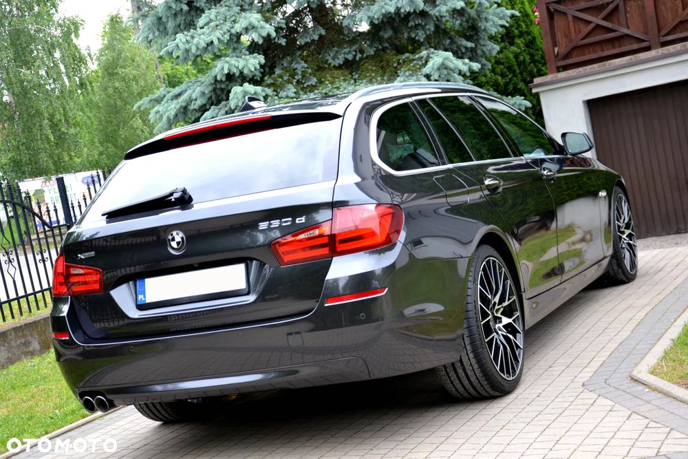 BMW Seria 5 530d xDrive Luxury Line - 29