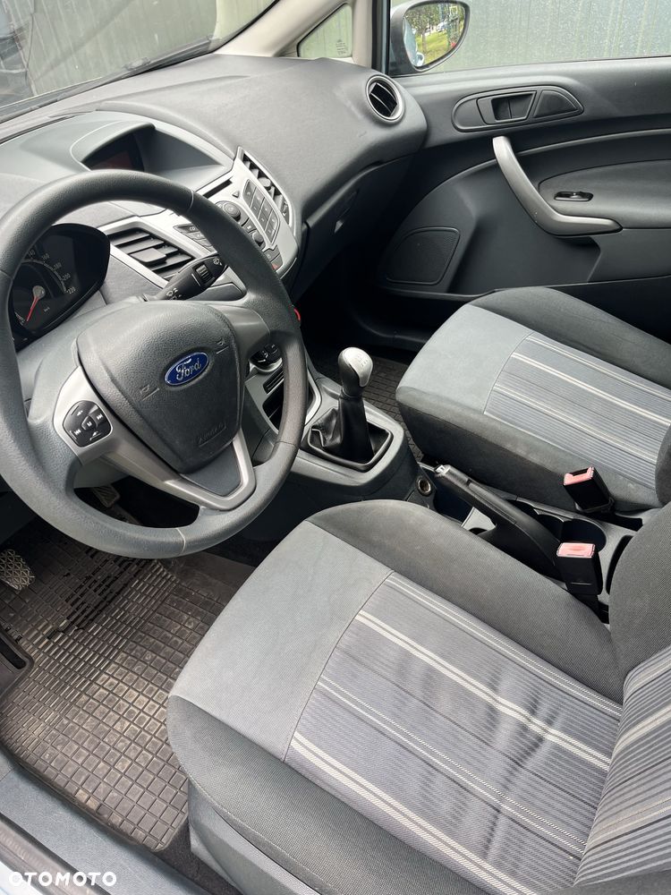 Ford Fiesta - 6