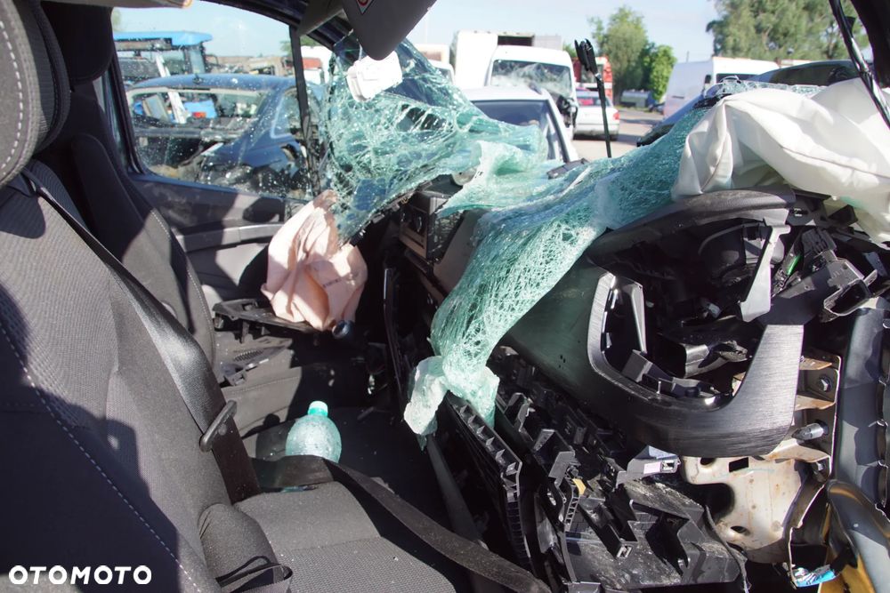 Auto na części - Renault Trafic III Lift 2.0 DCI 150 KM M9R714 PF6068 2021R Silnik Skrzynia Drzwi Klapa Zderzak Błotnik Lampa Lusterko Klamka Szyba Sterownik Moduł Czujnik Licznik Panel Kierownica - 9