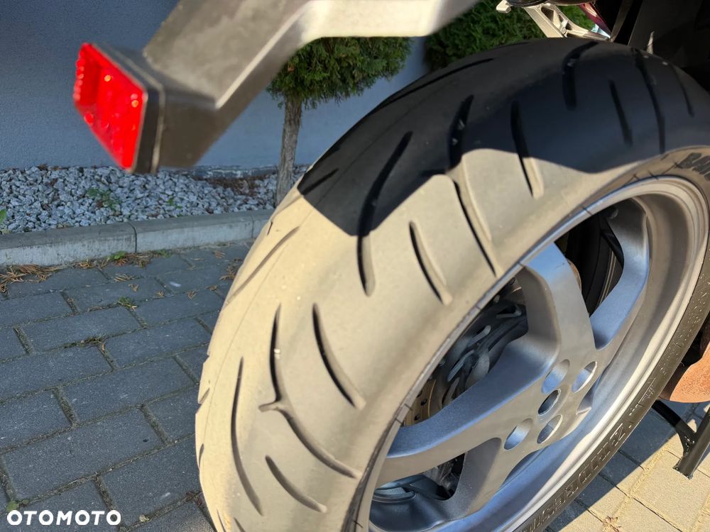 Honda VFR - 23