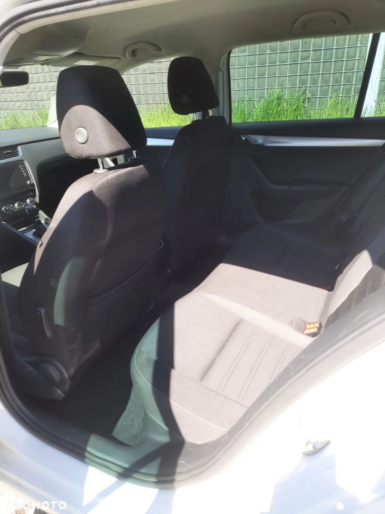 Skoda Octavia 1.6 TDI DSG Ambition - 13