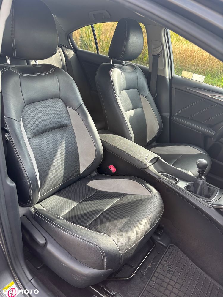Toyota Avensis 1.8 Premium - 19