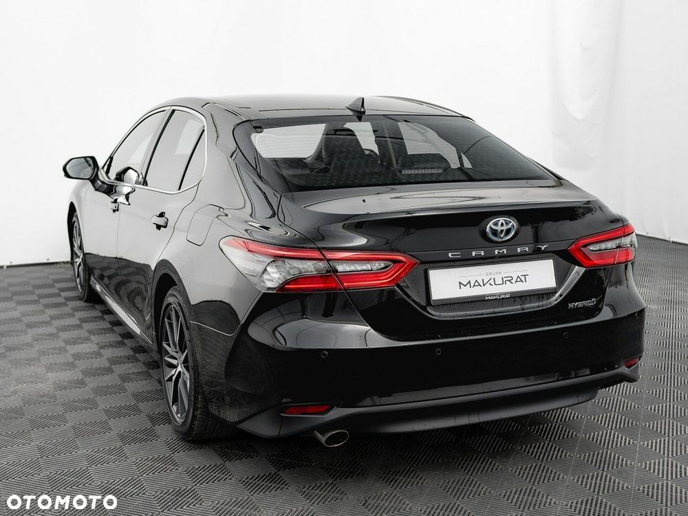 Toyota Camry - 5