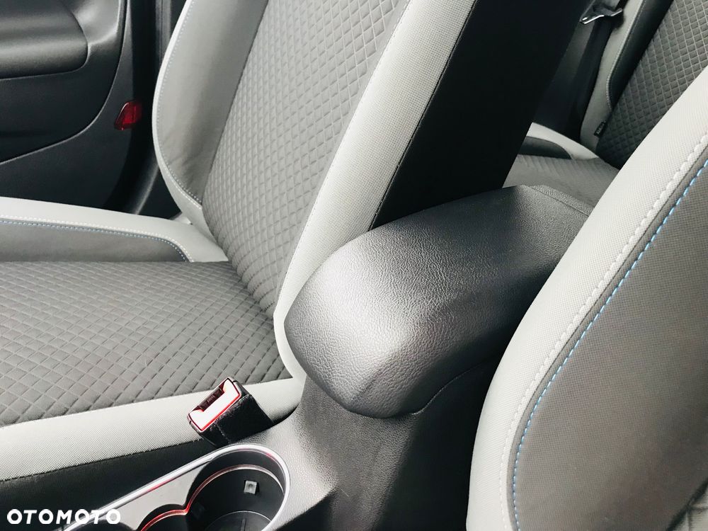 Ford Fiesta 1.0 Champions Edition - 18