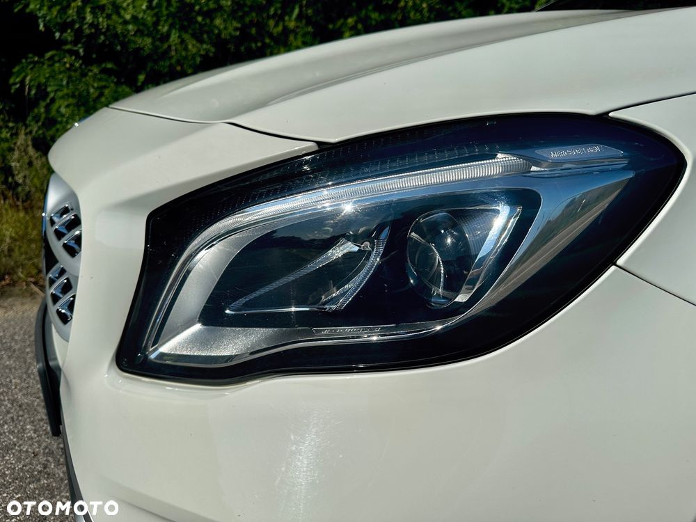 Mercedes-Benz GLA 200 7G-DCT Urban - 29