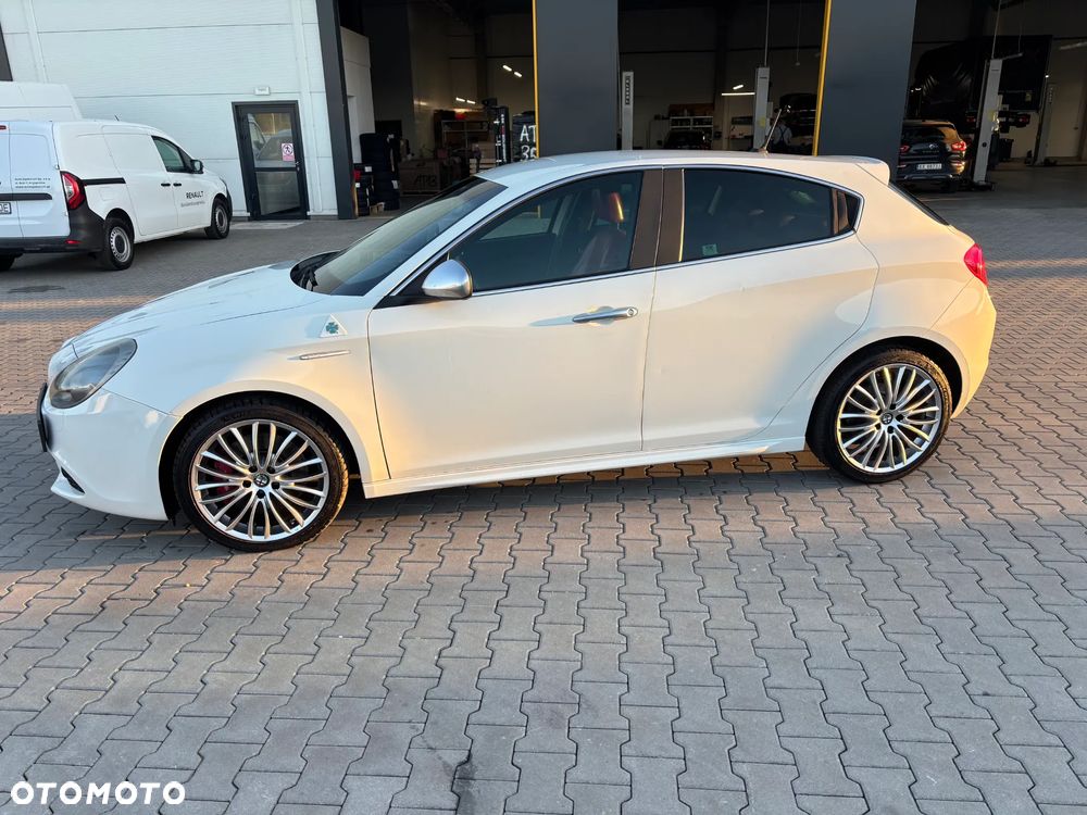 Alfa Romeo Giulietta 1.8 TBi 16V Quadrifoglio Verde - 2