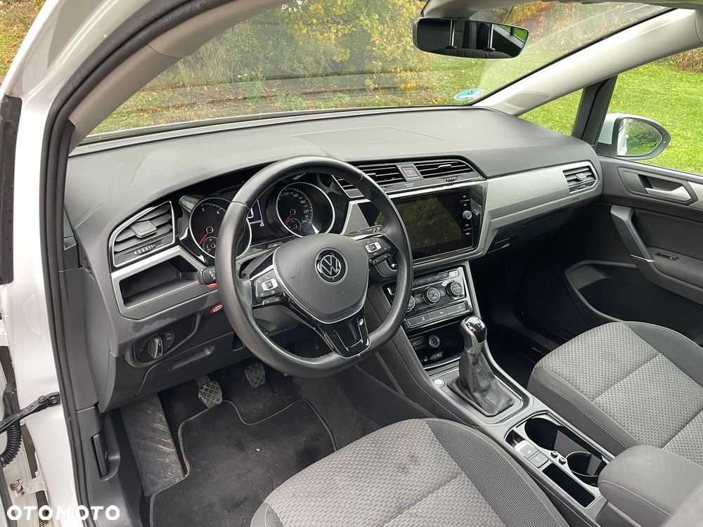 Volkswagen Touran 2.0 TDI SCR UNITED - 10