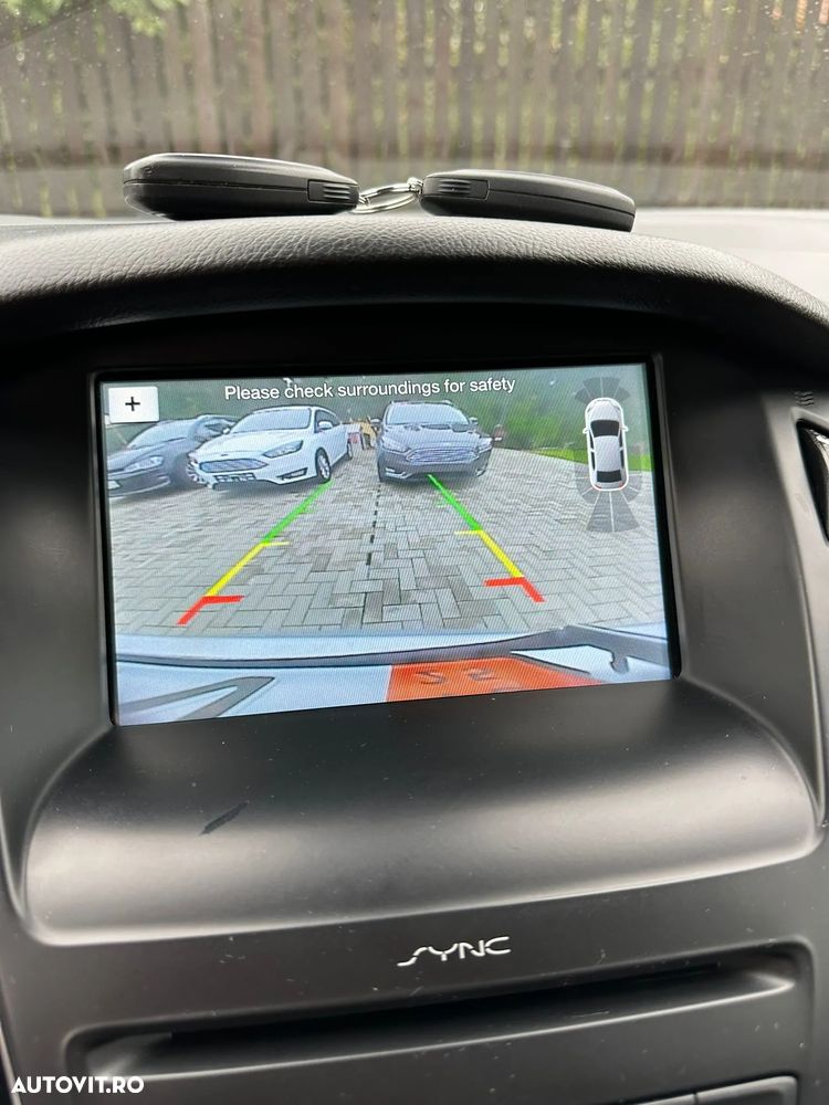 Ford Focus 2.0 EcoBlue Start-Stopp-System TITANIUM - 20