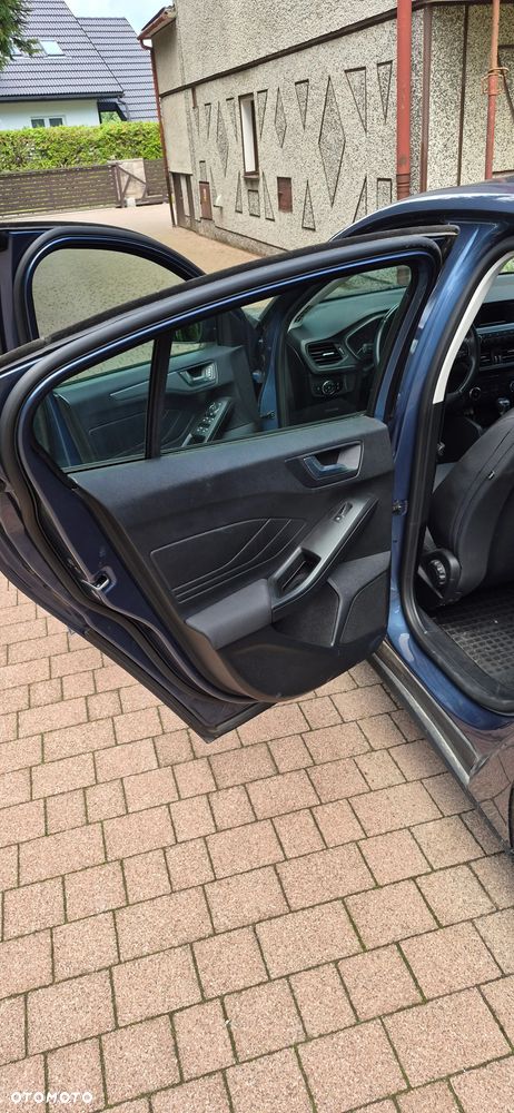 Ford Focus 1.0 EcoBoost Active - 11