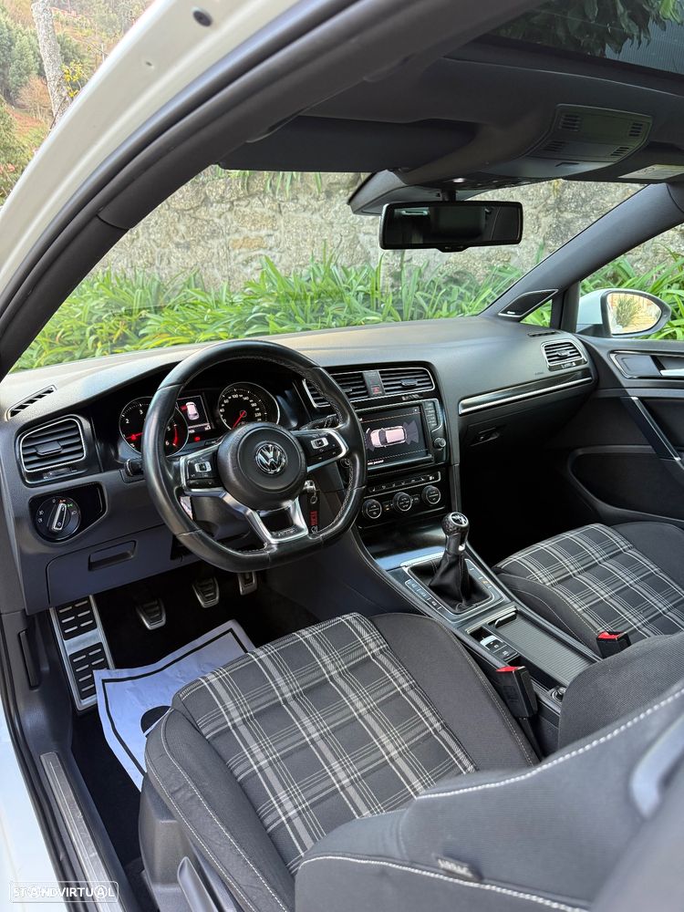 VW Golf 2.0 TDi GTD - 9
