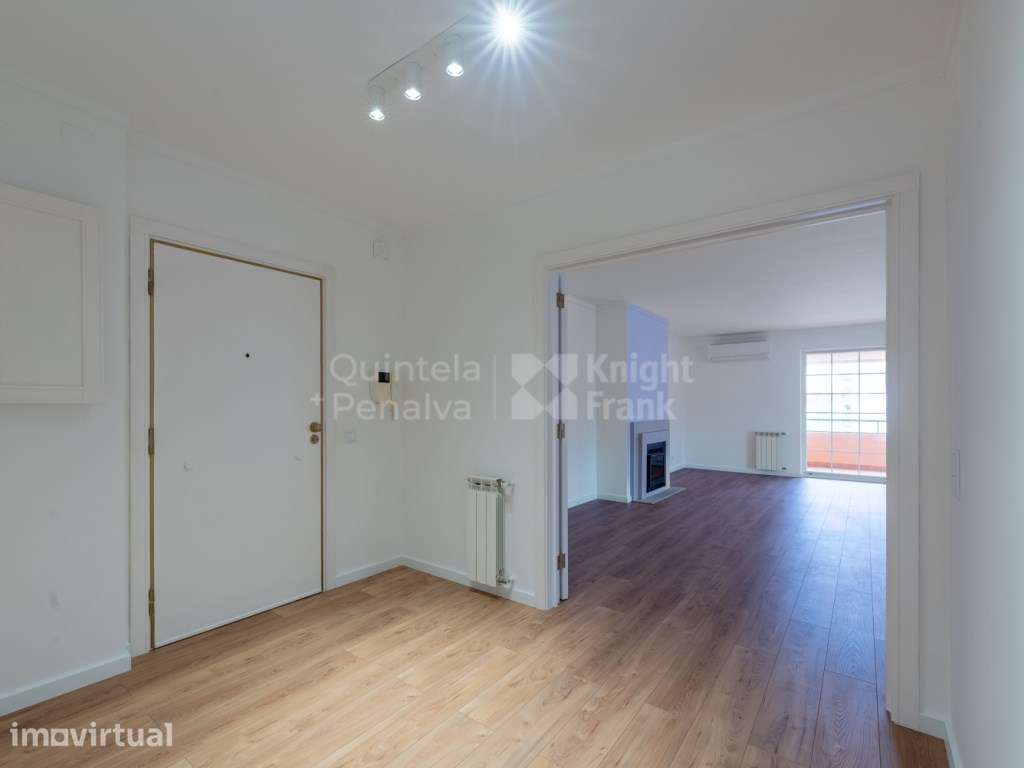 Apartamento T4 com garagem para arrendamento em Cascais - Grande imagem: 3/29
