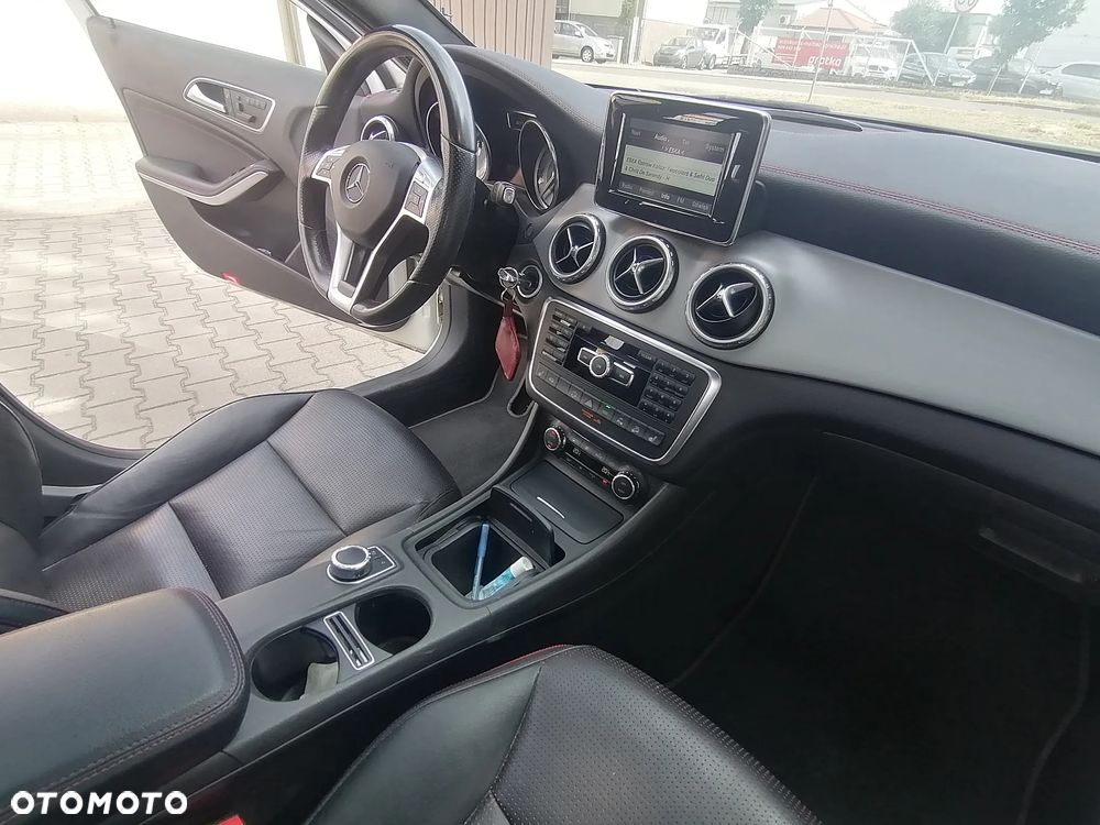 Mercedes-Benz GLA 220 CDI 4-Matic - 24