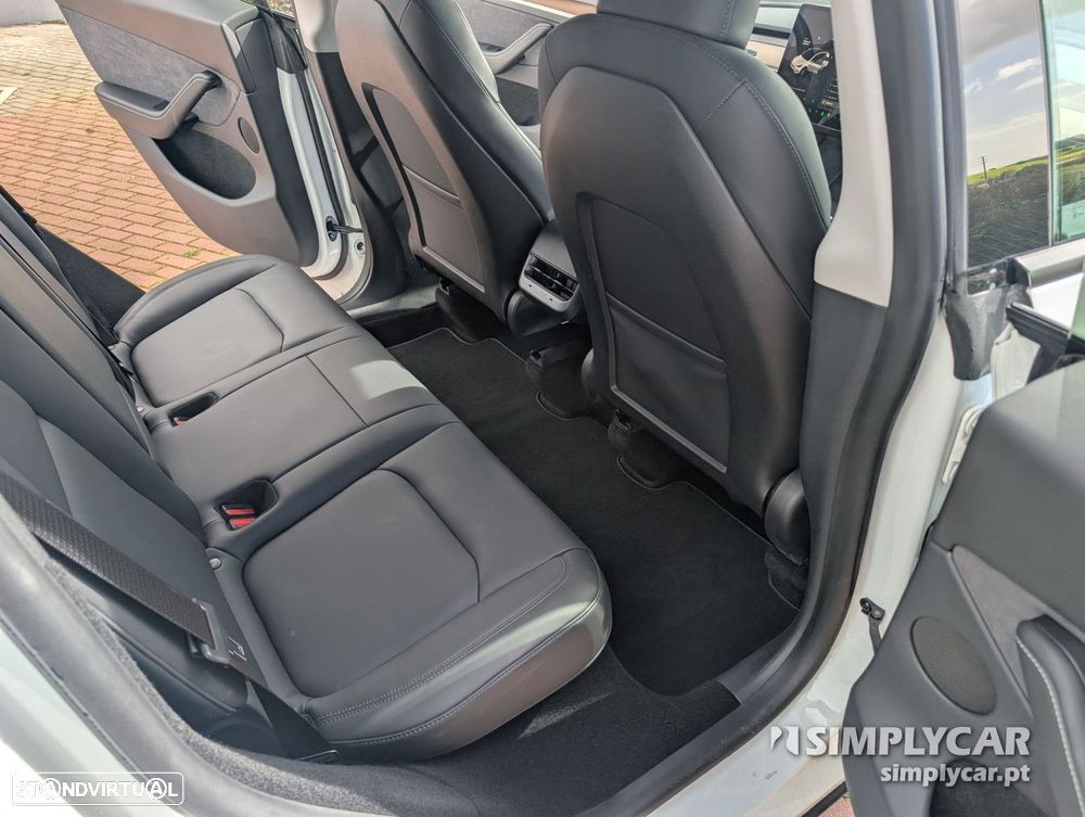 Tesla Model Y - 9