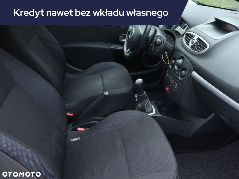 Renault Clio - 11