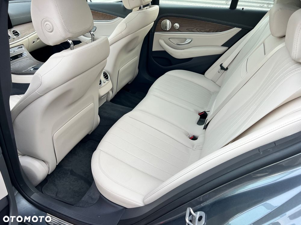 Mercedes-Benz Klasa E 450 4-Matic All-Terrain Exclusive - 11