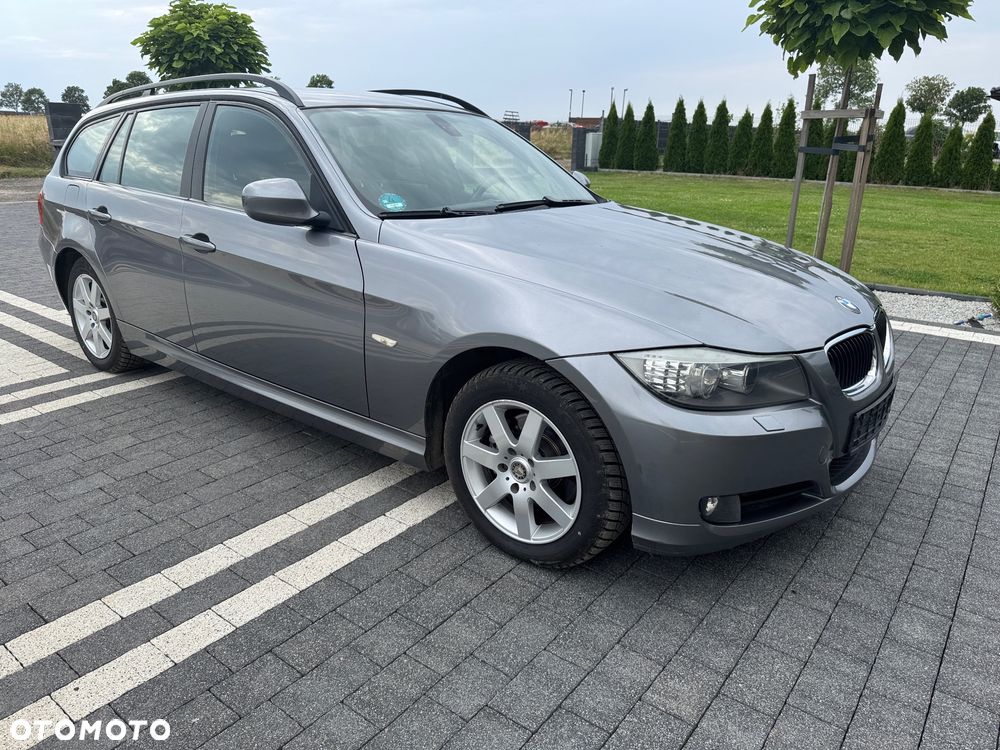 BMW Seria 3 320d DPF Touring - 10