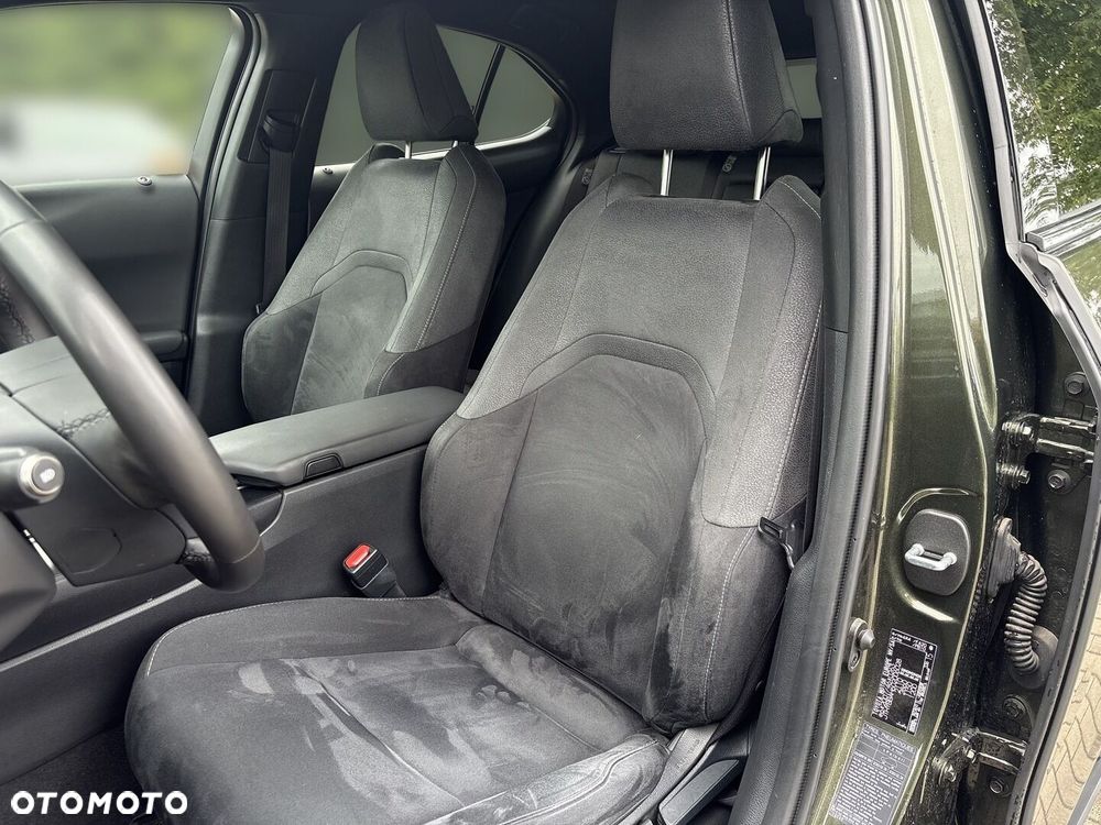 Lexus UX 300h Business - 10