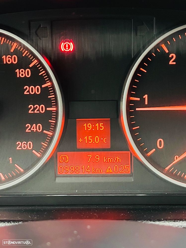 BMW X1 18 d xDrive Pack M - 41