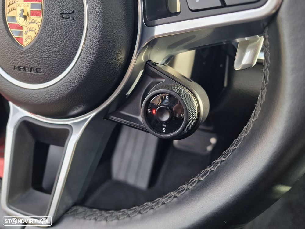 Porsche Panamera 4 E-Hybrid - 25