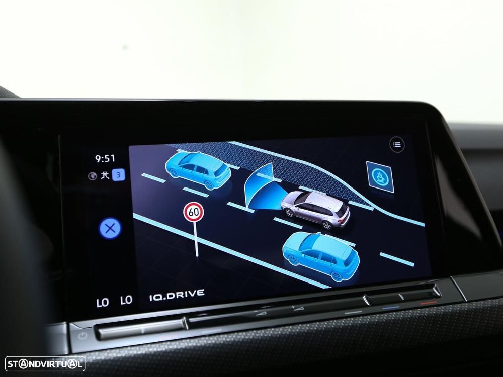 VW Golf Variant 2.0 TDi R-Line DSG - 23