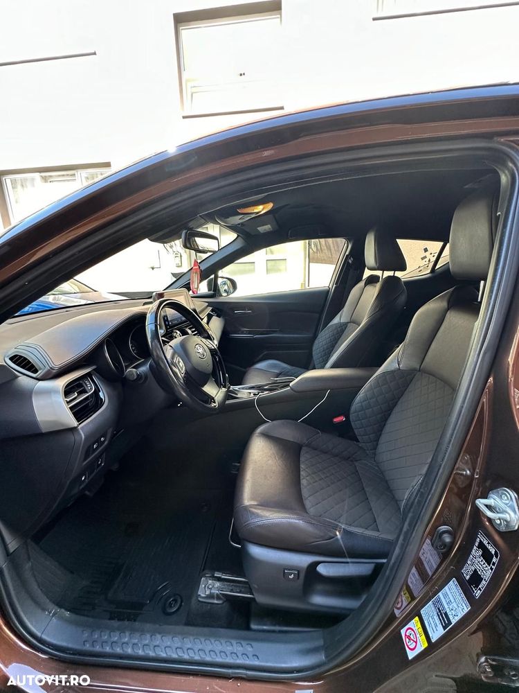 Toyota C-HR Lounge - 3