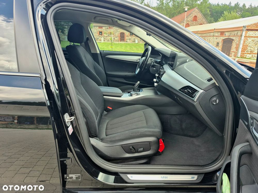 BMW Seria 5 520d xDrive MHEV Business Edition - 28