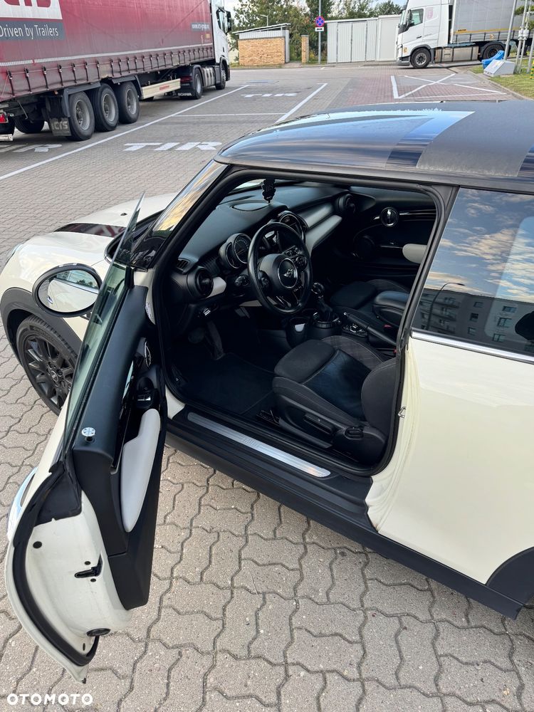 MINI Cooper Standard - 8