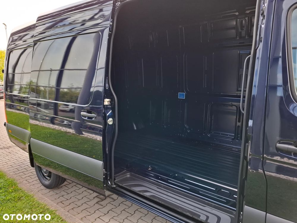 Mercedes-Benz Sprinter 319 CDI Furgon SELECT długi 4325 mm L3H2 - 17