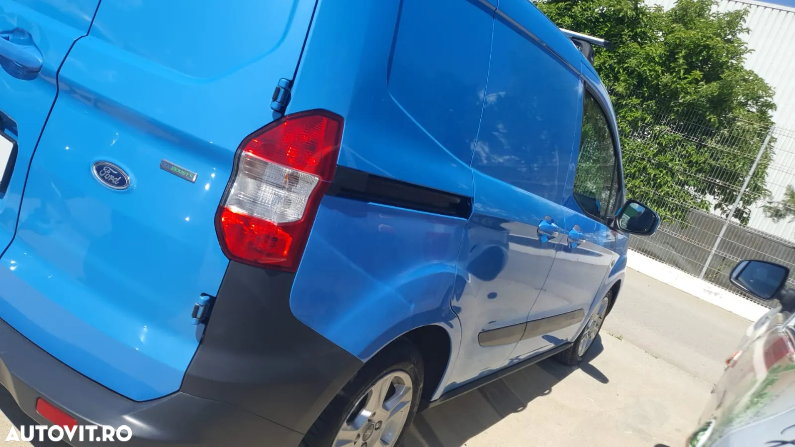 Ford Transit Courier - 3