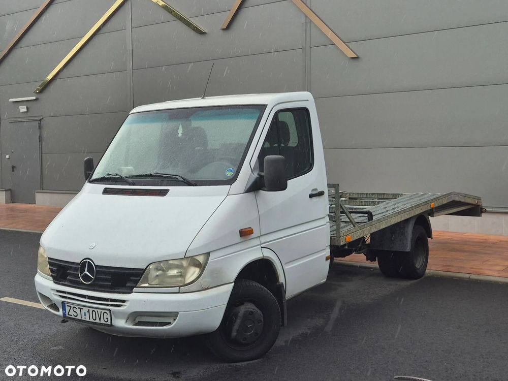 Mercedes-Benz Sprinter - 4