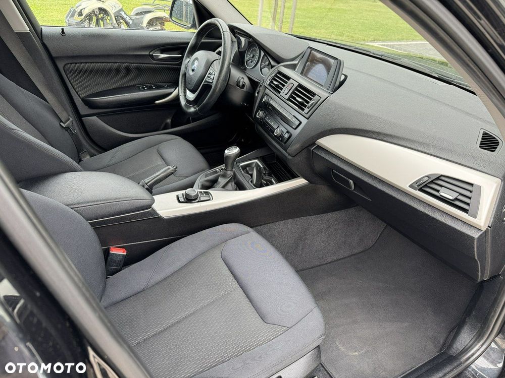 BMW Seria 1 - 25