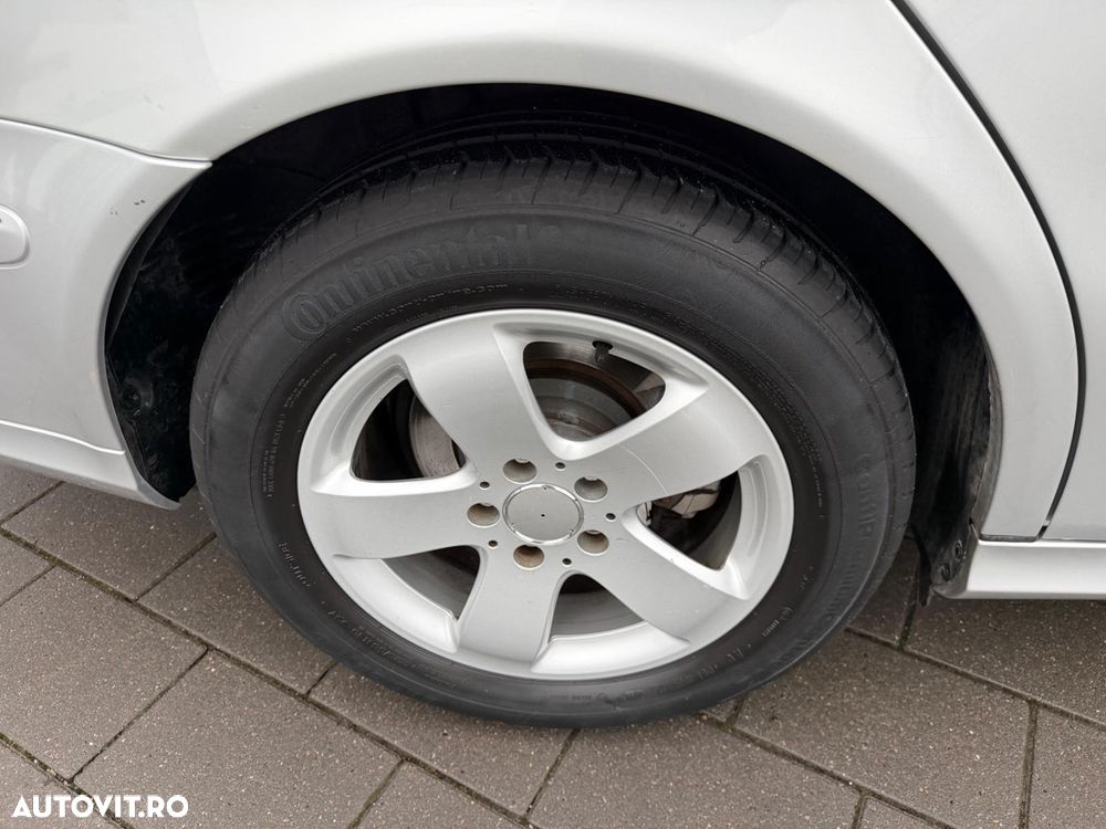 Mercedes-Benz E 240 4Matic Avantgarde - 9