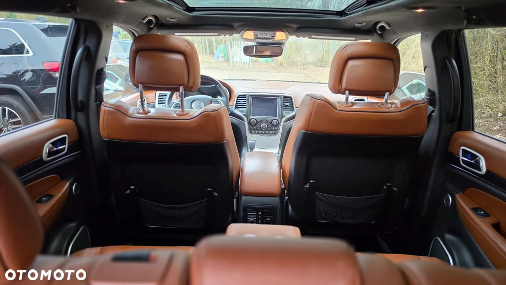 Jeep Grand Cherokee - 24