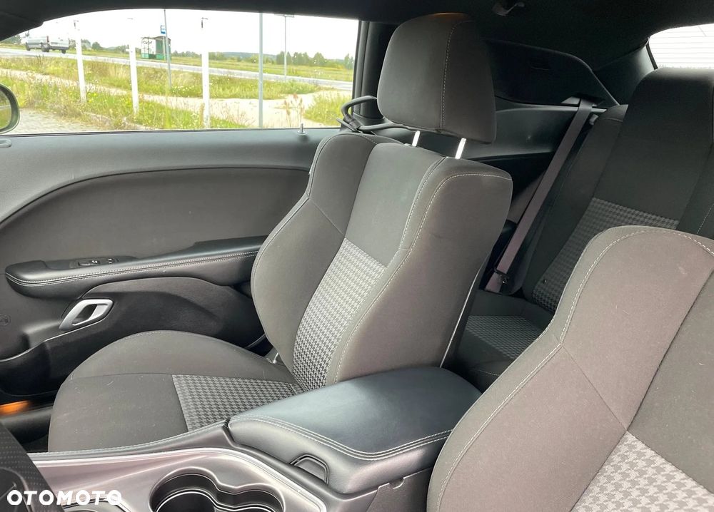 Dodge Challenger - 15