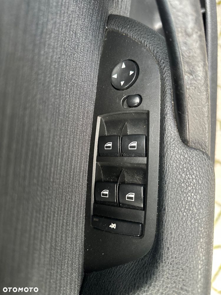 BMW X1 xDrive18d - 10