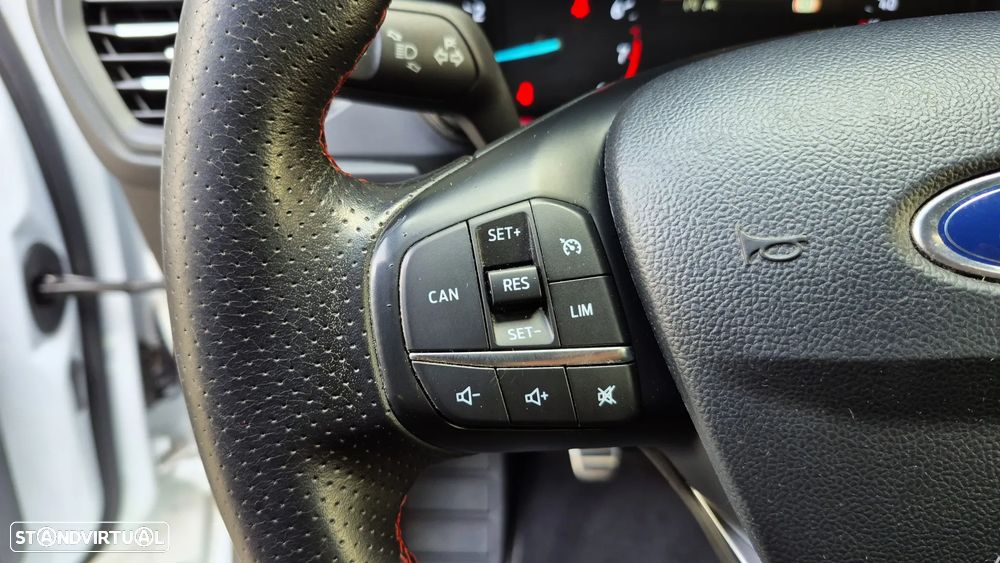Ford Focus SW 1.0 EcoBoost ST-Line - 24