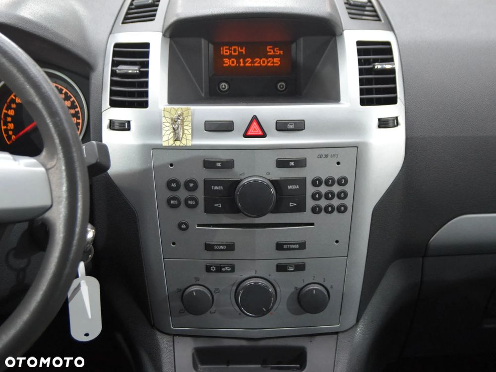 Opel Zafira - 16