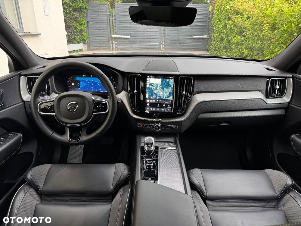 Volvo XC 60 B4 D AWD Plus Dark - 13