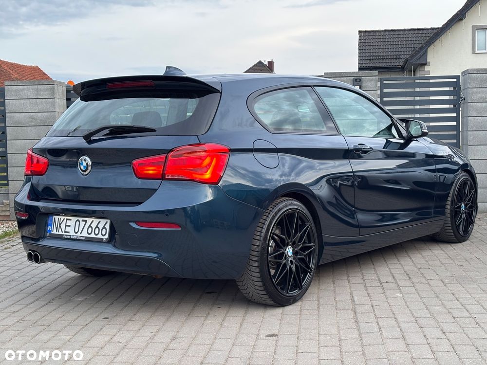 BMW Seria 1 120i - 4